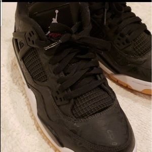 Retro 4 laser black gum